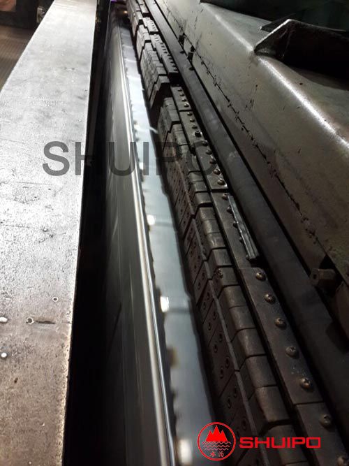 冷藏箱體頂板激光自動焊接機成型效果。