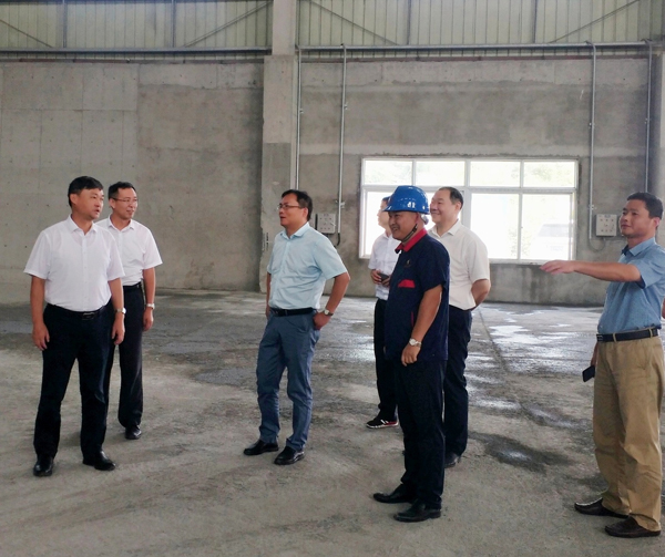 集團公司黨委委員、股份公司黨委書記、總經理蔣培進到矸石項目部...