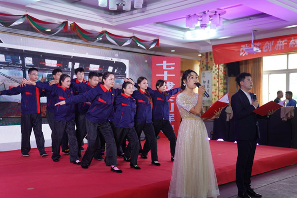 公司舉辦“建安賦”配樂(lè).朗誦.舞蹈專題競(jìng)演 公司舉辦“建安賦”配樂(lè).朗誦.舞蹈專題競(jìng)演